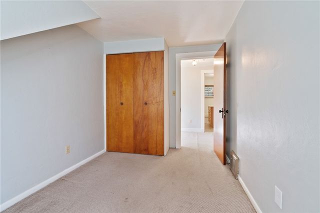 148 Longvue Dr, Ross Twp, PA 15237