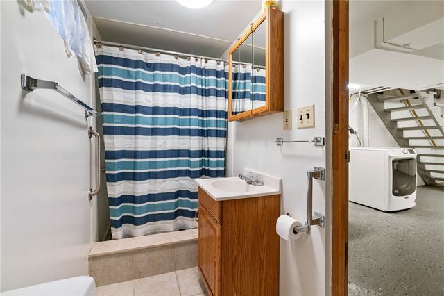 148 Longvue Dr, Ross Twp, PA 15237