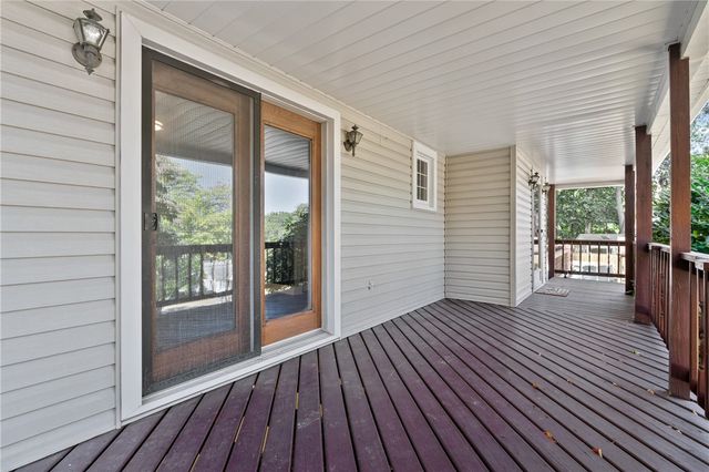 148 Longvue Dr, Ross Twp, PA 15237