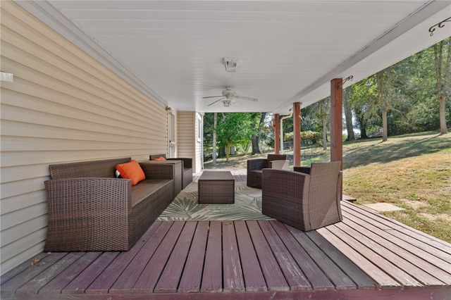 148 Longvue Dr, Ross Twp, PA 15237