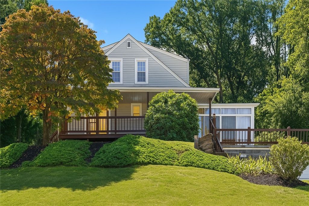 148 Longvue Dr, Ross Twp, PA 15237