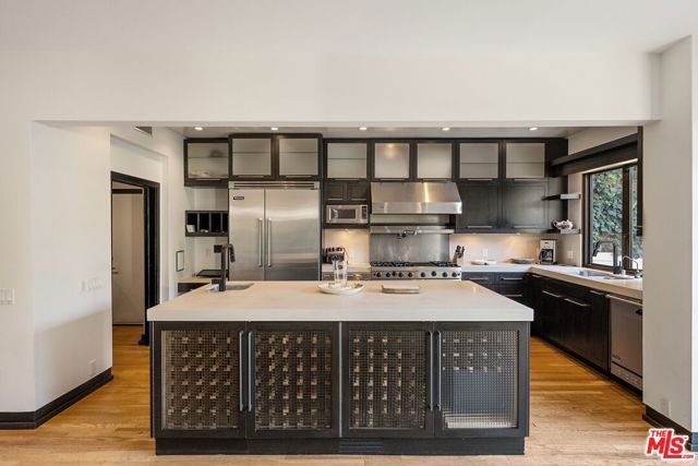 215 S Anita Avenue, Los Angeles, CA 90049