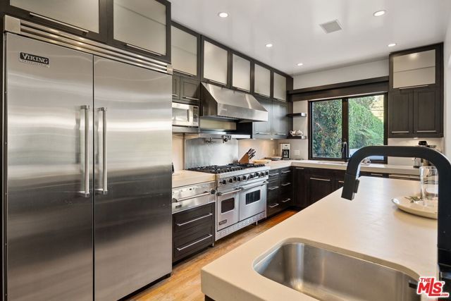 215 S Anita Avenue, Los Angeles, CA 90049