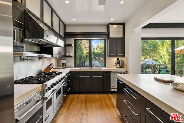 215 S Anita Avenue, Los Angeles, CA 90049