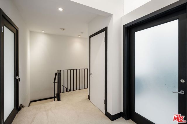 215 S Anita Avenue, Los Angeles, CA 90049