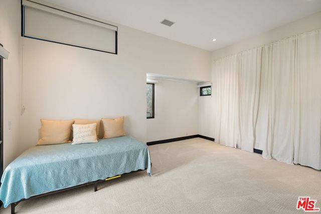 215 S Anita Avenue, Los Angeles, CA 90049