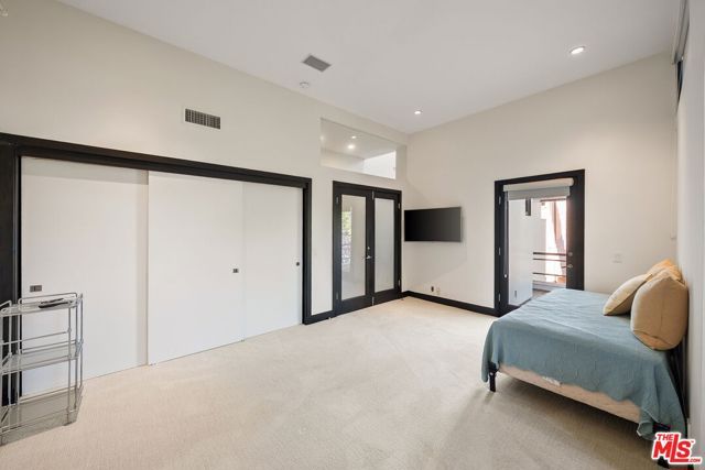 215 S Anita Avenue, Los Angeles, CA 90049