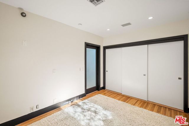 215 S Anita Avenue, Los Angeles, CA 90049