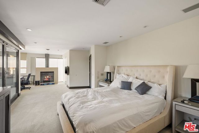 215 S Anita Avenue, Los Angeles, CA 90049