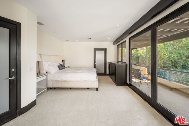 215 S Anita Avenue, Los Angeles, CA 90049