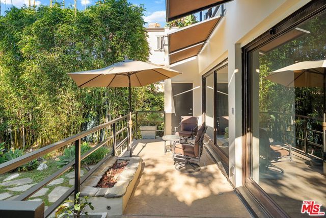 215 S Anita Avenue, Los Angeles, CA 90049