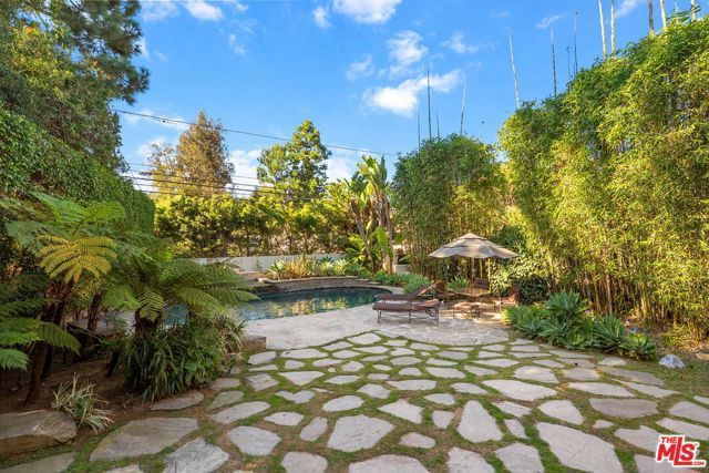 215 S Anita Avenue, Los Angeles, CA 90049