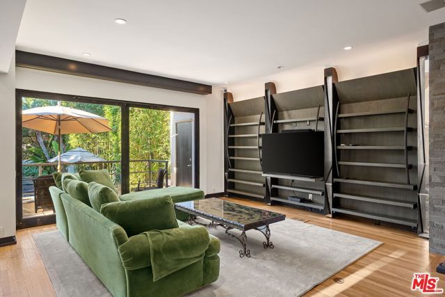 215 S Anita Avenue, Los Angeles, CA 90049