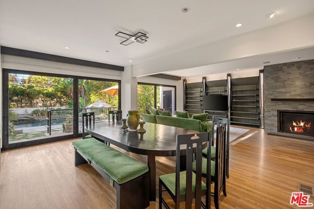 215 S Anita Avenue, Los Angeles, CA 90049