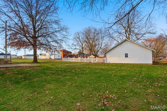 203 E Mill Street E, Waterloo, IL 62298