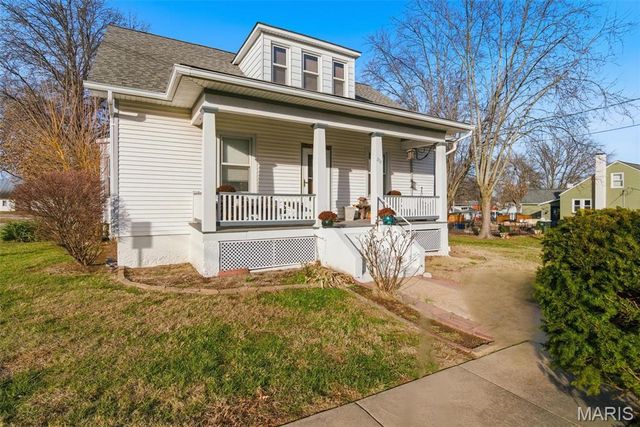 203 E Mill Street E, Waterloo, IL 62298