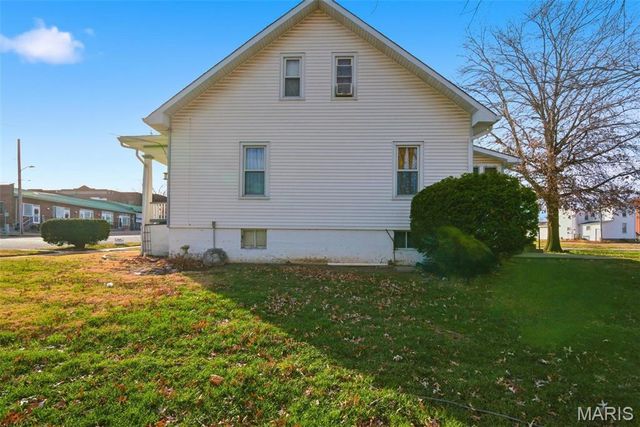 203 E Mill Street E, Waterloo, IL 62298