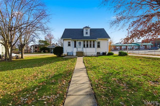 203 E Mill Street E, Waterloo, IL 62298