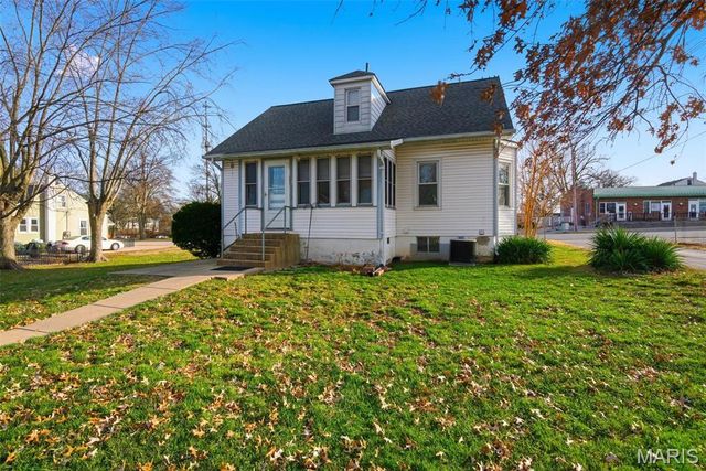 203 E Mill Street E, Waterloo, IL 62298