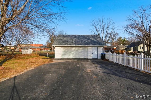 203 E Mill Street E, Waterloo, IL 62298