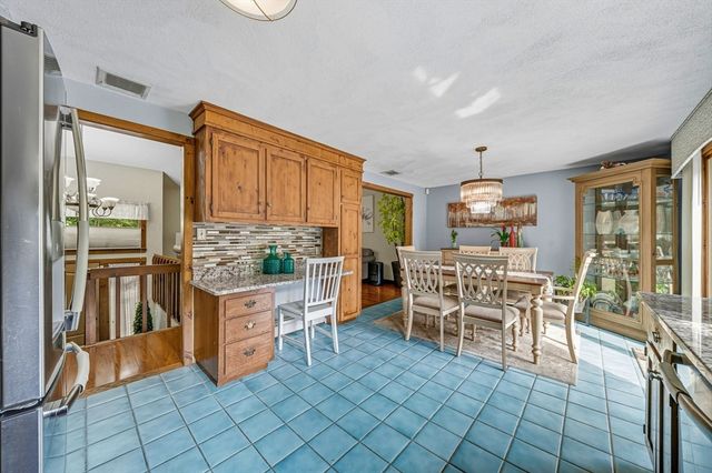 20 Church St, Easton, MA 02375