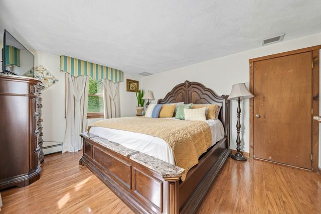 20 Church St, Easton, MA 02375