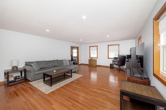 12924 Edgerton Road, New Haven, IN 46774