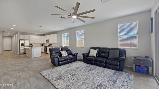 18572 W COTTONTAIL Lane, Surprise, AZ 85387