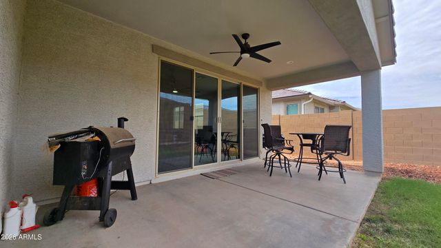 18572 W COTTONTAIL Lane, Surprise, AZ 85387