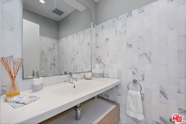 1 Driftwood Street 5, Marina Del Rey, CA 90292