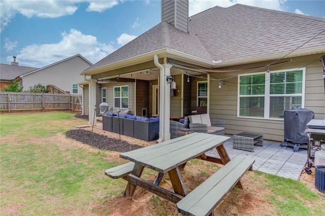 242 Lokeys Circle, Bethlehem, GA 30620