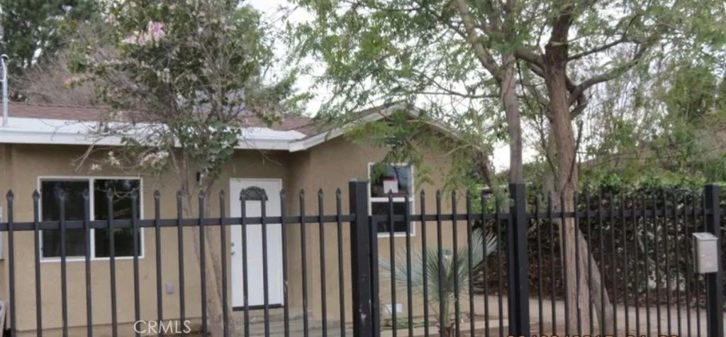 10913-10915 Tamarack, Pacoima, CA 91331