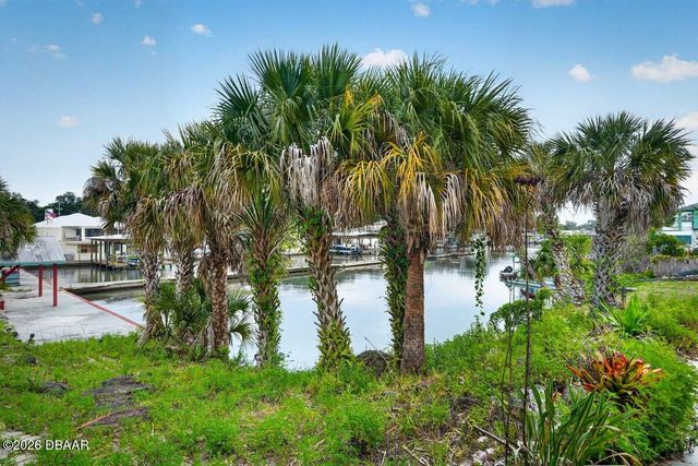 124 Randle Avenue, Oak Hill, FL 32759