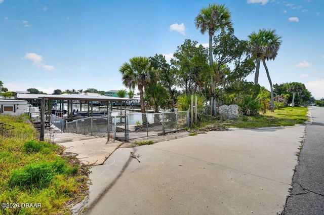 124 Randle Avenue, Oak Hill, FL 32759