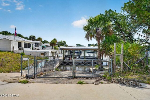 124 Randle Avenue, Oak Hill, FL 32759