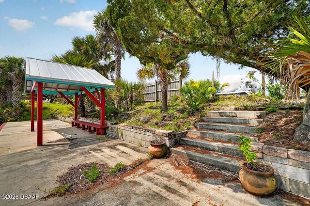 124 Randle Avenue, Oak Hill, FL 32759