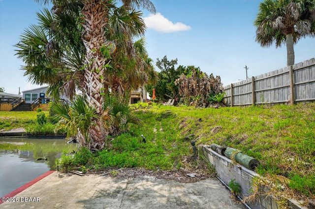 124 Randle Avenue, Oak Hill, FL 32759