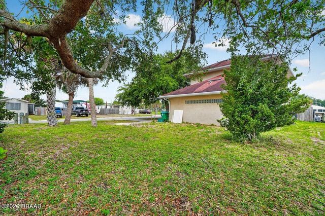124 Randle Avenue, Oak Hill, FL 32759