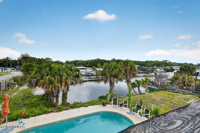 124 Randle Avenue, Oak Hill, FL 32759