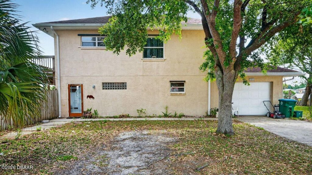 124 Randle Avenue, Oak Hill, FL 32759