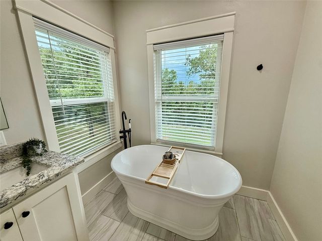 17562 Old Hwy 68, Siloam Springs, AR 72761