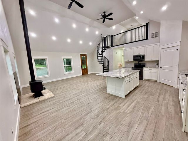 17562 Old Hwy 68, Siloam Springs, AR 72761