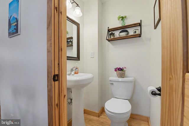 1117 STATE RD, Duncannon, PA 17020