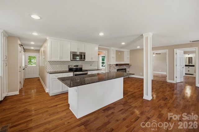 1515 Berkley Street SW, Lenoir, NC 28645