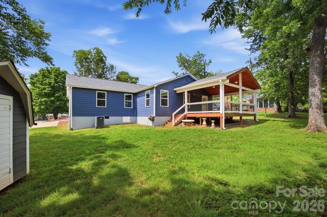 1515 Berkley Street SW, Lenoir, NC 28645
