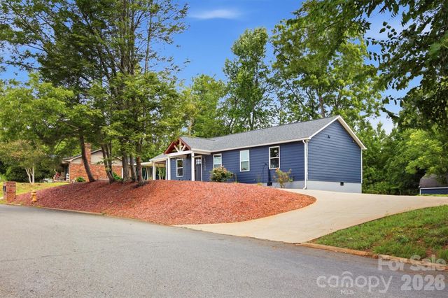 1515 Berkley Street SW, Lenoir, NC 28645