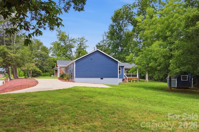 1515 Berkley Street SW, Lenoir, NC 28645
