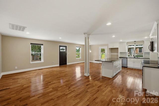 1515 Berkley Street SW, Lenoir, NC 28645