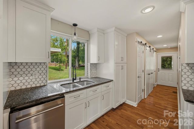 1515 Berkley Street SW, Lenoir, NC 28645