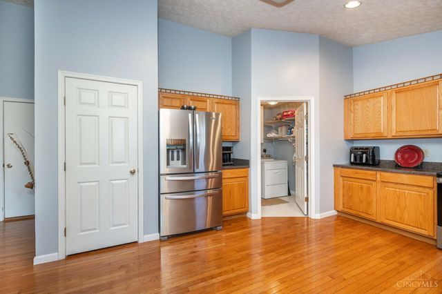 512 Fenwick Drive, Fairfield, OH 45014